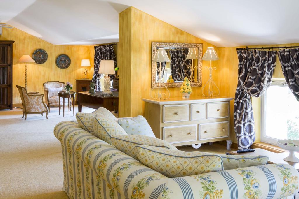 Chateau Talaud Acomodação com café da manhã Loriol-du-Comtat Quarto foto